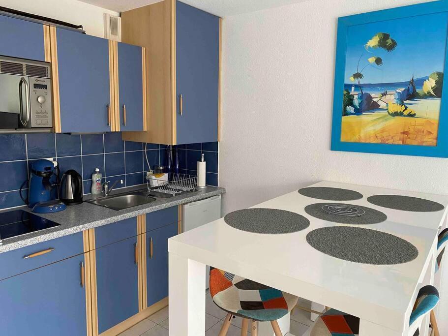 Dans Piscine 500m De La 2** Appartement *
