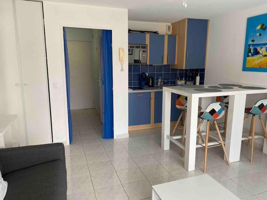 Appartement Dans Piscine 500m De La 2**